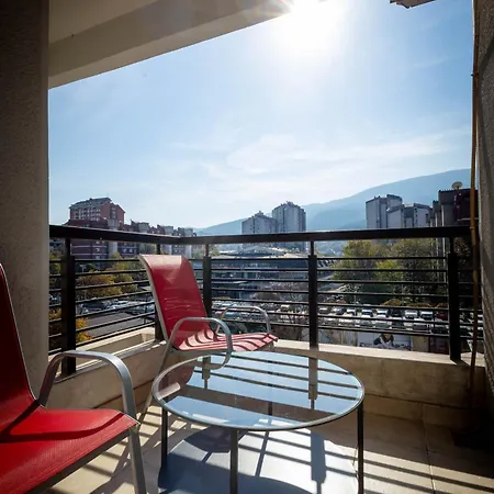 Luxury Iv Near City Center شقة *