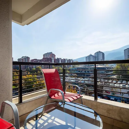 Luxury Iv Near City Center شقة *